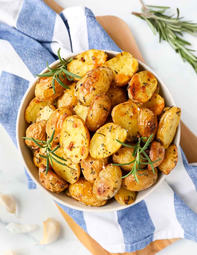 garlic rosemary roasted potatoes