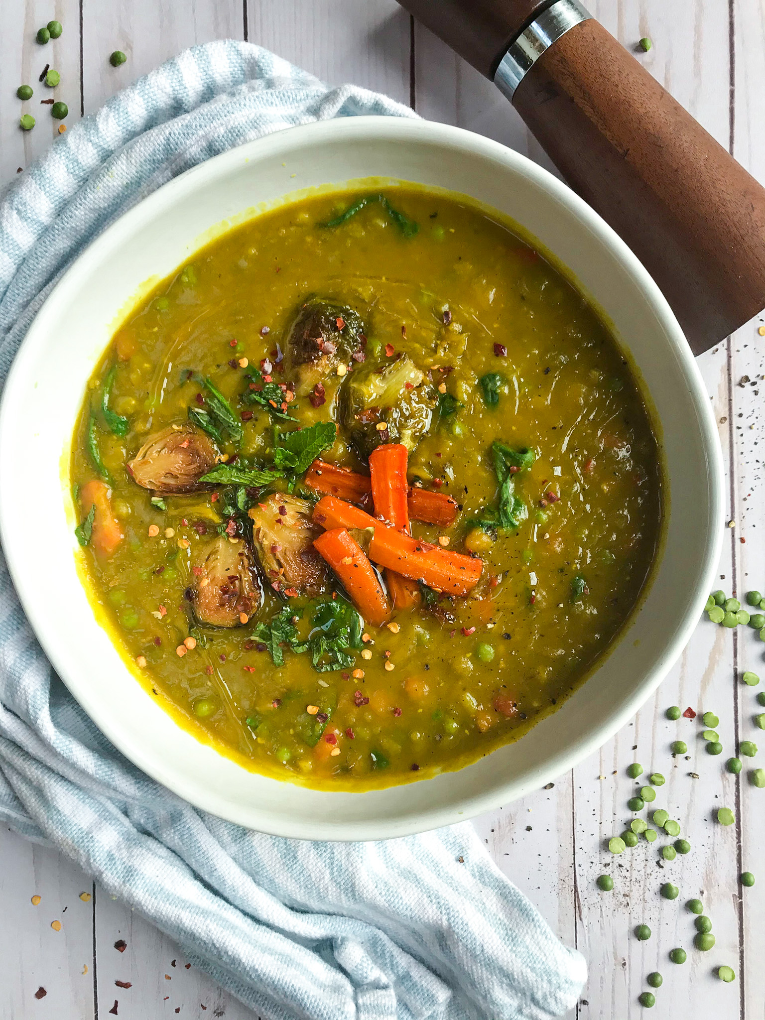https://betterfoodguru.com/wp-content/uploads/2022/04/Vegan-Split-Pea-Soup.jpg