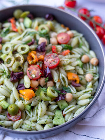 image close up lemon and herb pasta salad