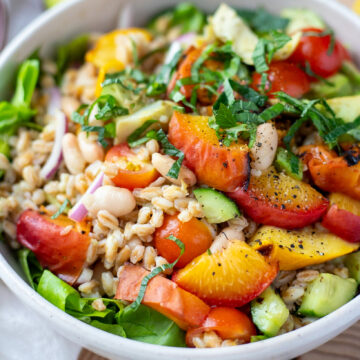 summer farro and peach salad