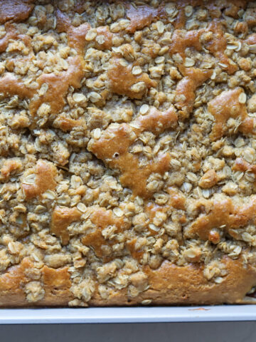 vegan peach crumble cake