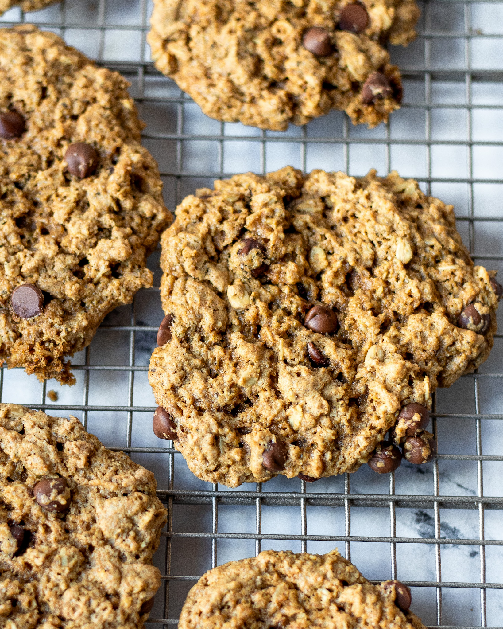 Vegan Chocolate Chip Cookies with Spelt & Oats